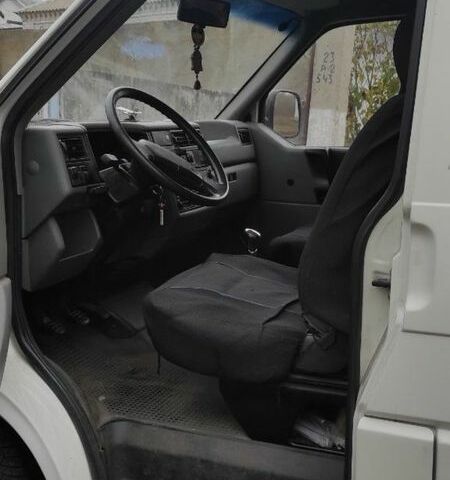 Белый Фольксваген Transporter, объемом двигателя 1.9 л и пробегом 430 тыс. км за 4400 $, фото 5 на Automoto.ua