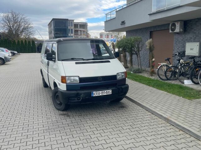 Белый Фольксваген Transporter, объемом двигателя 1.9 л и пробегом 300 тыс. км за 2678 $, фото 5 на Automoto.ua