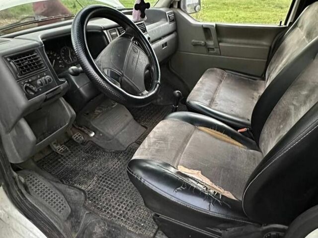 Білий Фольксваген Transporter, об'ємом двигуна 1.9 л та пробігом 380 тис. км за 4500 $, фото 9 на Automoto.ua