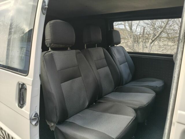 Белый Фольксваген Transporter, объемом двигателя 2.5 л и пробегом 300 тыс. км за 4350 $, фото 3 на Automoto.ua