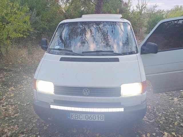 Белый Фольксваген Transporter, объемом двигателя 2.5 л и пробегом 340 тыс. км за 3500 $, фото 2 на Automoto.ua