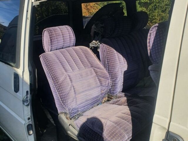 Белый Фольксваген Transporter, объемом двигателя 2 л и пробегом 300 тыс. км за 2000 $, фото 2 на Automoto.ua