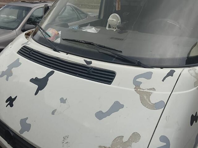 Белый Фольксваген Transporter, объемом двигателя 2.4 л и пробегом 476 тыс. км за 2000 $, фото 1 на Automoto.ua