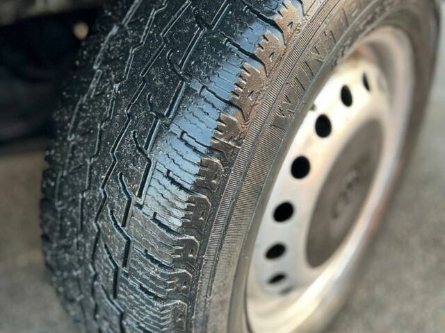 Білий Фольксваген Transporter, об'ємом двигуна 1.9 л та пробігом 200 тис. км за 3650 $, фото 7 на Automoto.ua