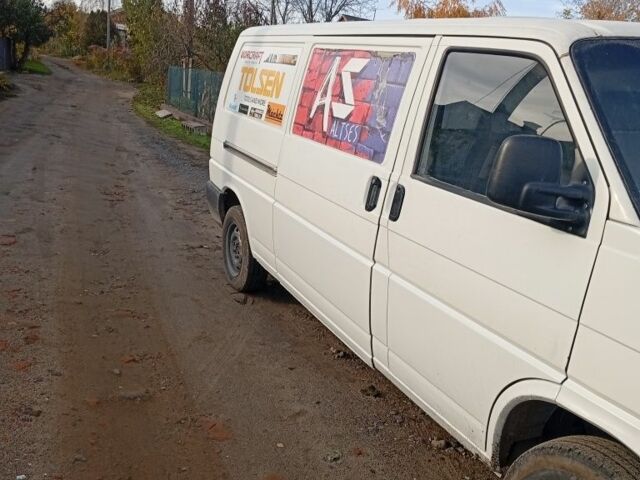 Белый Фольксваген Transporter, объемом двигателя 2.5 л и пробегом 357 тыс. км за 4500 $, фото 1 на Automoto.ua