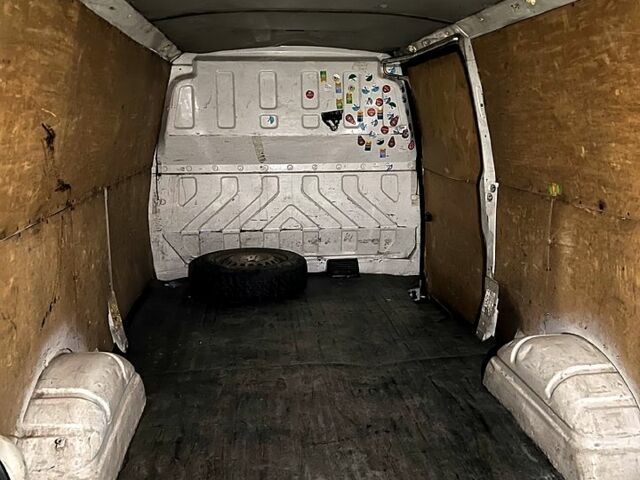 Білий Фольксваген Transporter, об'ємом двигуна 1.9 л та пробігом 300 тис. км за 3200 $, фото 5 на Automoto.ua