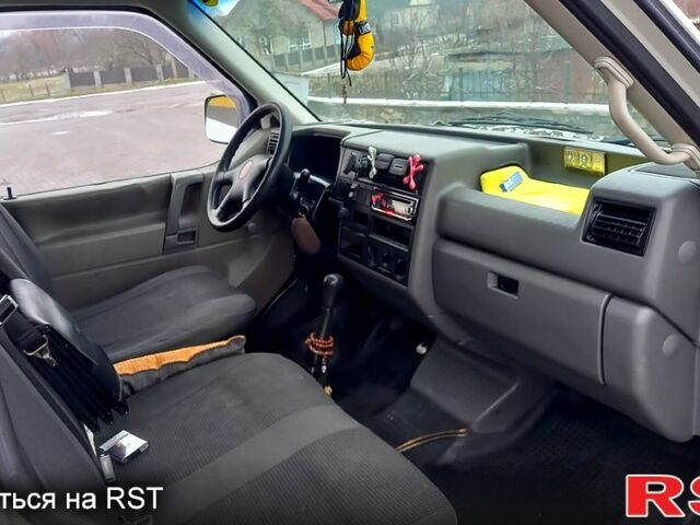 Білий Фольксваген Transporter, об'ємом двигуна 1.9 л та пробігом 308 тис. км за 5200 $, фото 7 на Automoto.ua