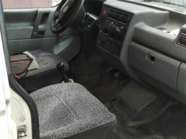 Білий Фольксваген Transporter, об'ємом двигуна 1.9 л та пробігом 1 тис. км за 3200 $, фото 3 на Automoto.ua