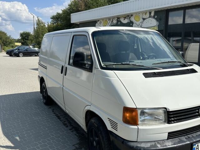 Білий Фольксваген Transporter, об'ємом двигуна 2.5 л та пробігом 409 тис. км за 6400 $, фото 1 на Automoto.ua