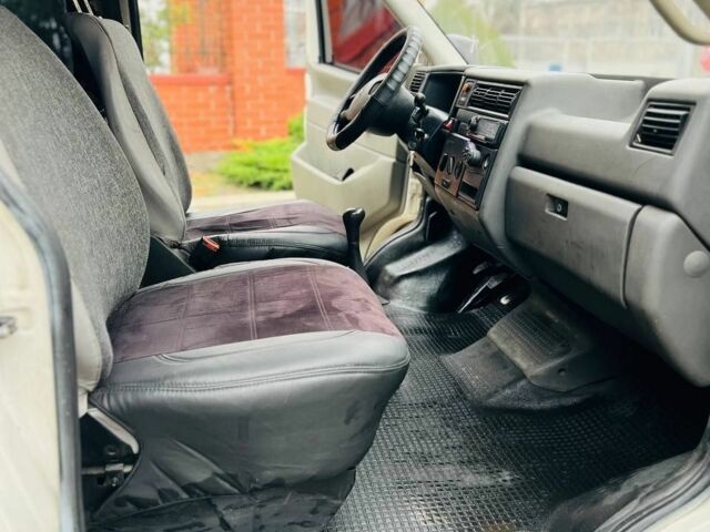 Белый Фольксваген Transporter, объемом двигателя 1.9 л и пробегом 100 тыс. км за 3250 $, фото 9 на Automoto.ua