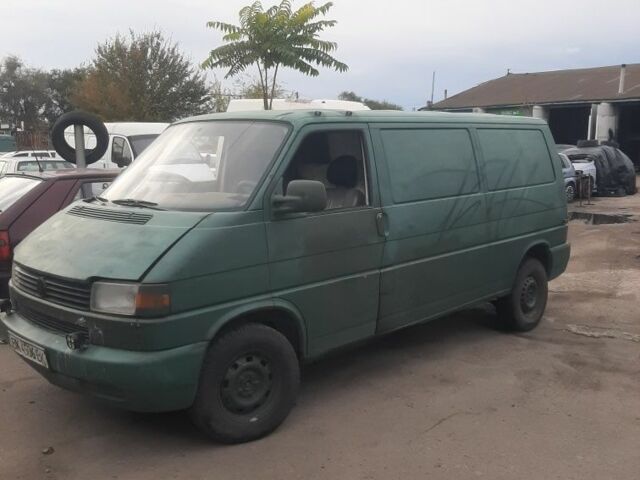 Белый Фольксваген Transporter, объемом двигателя 2.5 л и пробегом 300 тыс. км за 3600 $, фото 1 на Automoto.ua