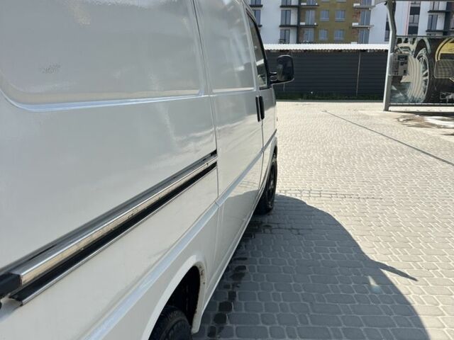 Білий Фольксваген Transporter, об'ємом двигуна 2.5 л та пробігом 409 тис. км за 6400 $, фото 5 на Automoto.ua