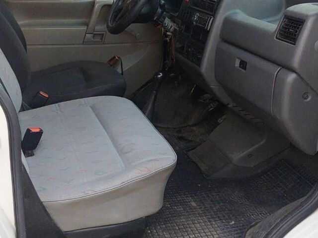 Білий Фольксваген Transporter, об'ємом двигуна 1.9 л та пробігом 690 тис. км за 5000 $, фото 2 на Automoto.ua