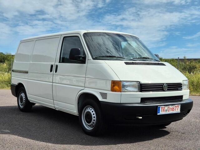 Белый Фольксваген Transporter, объемом двигателя 2.5 л и пробегом 288 тыс. км за 2150 $, фото 1 на Automoto.ua
