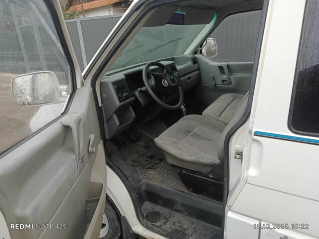 Белый Фольксваген Transporter, объемом двигателя 2.5 л и пробегом 400 тыс. км за 3200 $, фото 4 на Automoto.ua