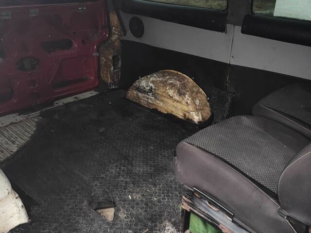 Белый Фольксваген Transporter, объемом двигателя 2.5 л и пробегом 412 тыс. км за 4500 $, фото 6 на Automoto.ua