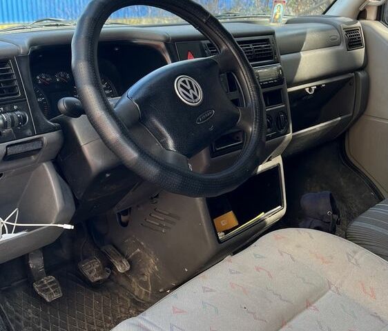 Білий Фольксваген Transporter, об'ємом двигуна 2.4 л та пробігом 498 тис. км за 4000 $, фото 8 на Automoto.ua