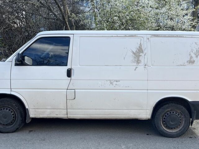 Білий Фольксваген Transporter, об'ємом двигуна 2.4 л та пробігом 498 тис. км за 4000 $, фото 4 на Automoto.ua