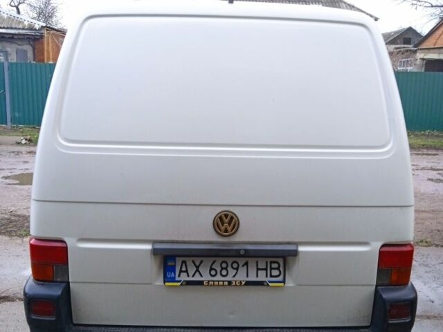 Белый Фольксваген Transporter, объемом двигателя 2.5 л и пробегом 378 тыс. км за 4800 $, фото 1 на Automoto.ua