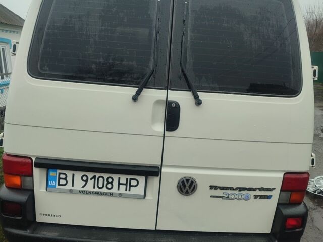 Білий Фольксваген Transporter, об'ємом двигуна 2.5 л та пробігом 300 тис. км за 7500 $, фото 2 на Automoto.ua