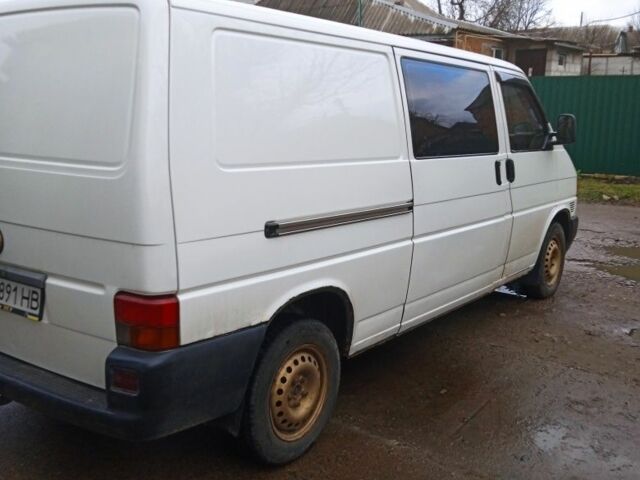 Белый Фольксваген Transporter, объемом двигателя 2.5 л и пробегом 378 тыс. км за 4800 $, фото 2 на Automoto.ua