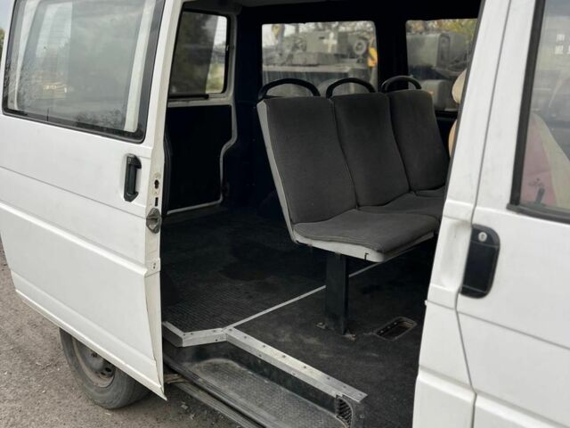 Білий Фольксваген Transporter, об'ємом двигуна 2 л та пробігом 150 тис. км за 3102 $, фото 6 на Automoto.ua