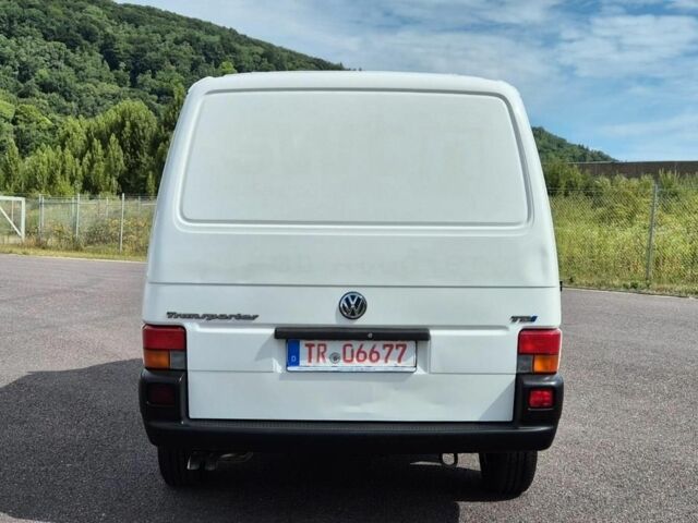 Белый Фольксваген Transporter, объемом двигателя 2.5 л и пробегом 288 тыс. км за 2150 $, фото 2 на Automoto.ua