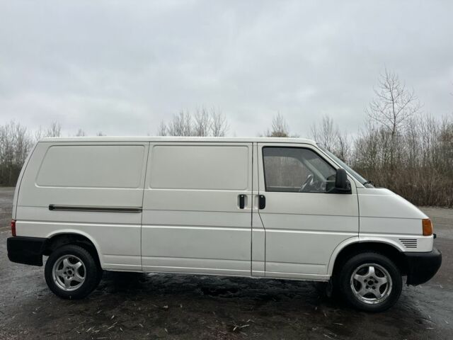 Белый Фольксваген Transporter, объемом двигателя 2.5 л и пробегом 300 тыс. км за 3100 $, фото 5 на Automoto.ua