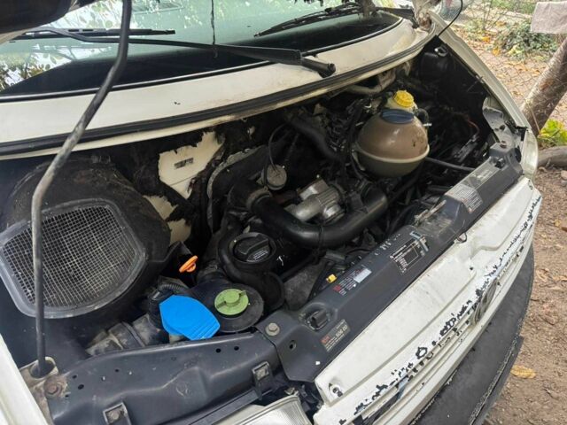 Белый Фольксваген Transporter, объемом двигателя 2.5 л и пробегом 400 тыс. км за 3200 $, фото 6 на Automoto.ua