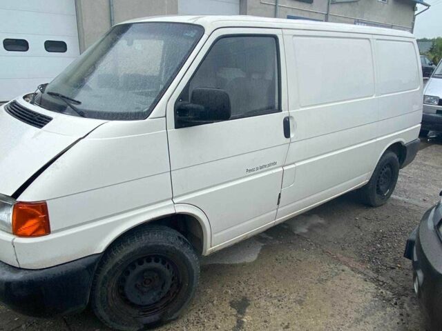 Белый Фольксваген Transporter, объемом двигателя 2.5 л и пробегом 400 тыс. км за 3135 $, фото 2 на Automoto.ua