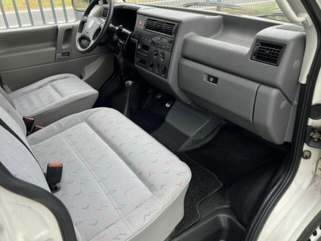 Белый Фольксваген Transporter, объемом двигателя 0 л и пробегом 290 тыс. км за 2350 $, фото 4 на Automoto.ua