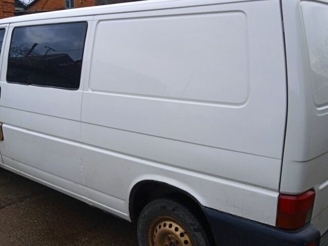 Белый Фольксваген Transporter, объемом двигателя 2.5 л и пробегом 378 тыс. км за 4800 $, фото 3 на Automoto.ua