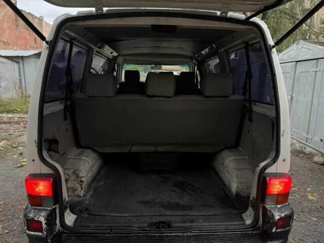 Белый Фольксваген Transporter, объемом двигателя 2.5 л и пробегом 400 тыс. км за 3200 $, фото 10 на Automoto.ua