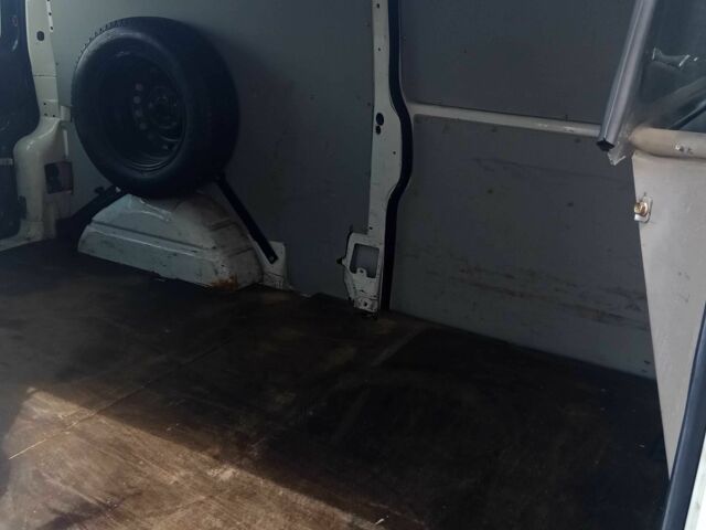 Білий Фольксваген Transporter, об'ємом двигуна 2.5 л та пробігом 450 тис. км за 5500 $, фото 2 на Automoto.ua