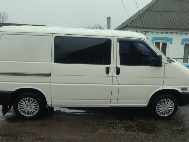 Білий Фольксваген Transporter, об'ємом двигуна 2.5 л та пробігом 300 тис. км за 7500 $, фото 5 на Automoto.ua
