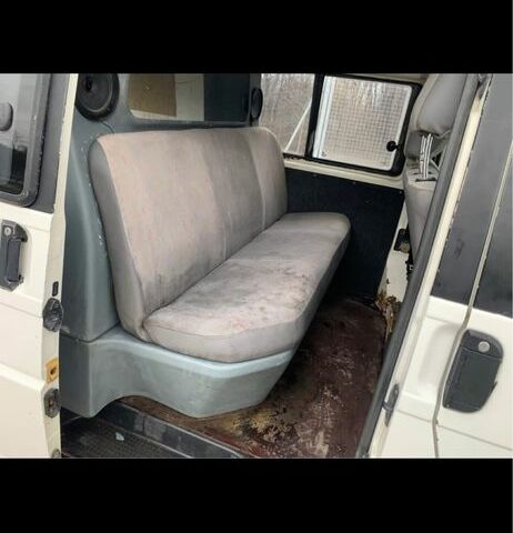 Белый Фольксваген Transporter, объемом двигателя 2.5 л и пробегом 300 тыс. км за 2150 $, фото 9 на Automoto.ua