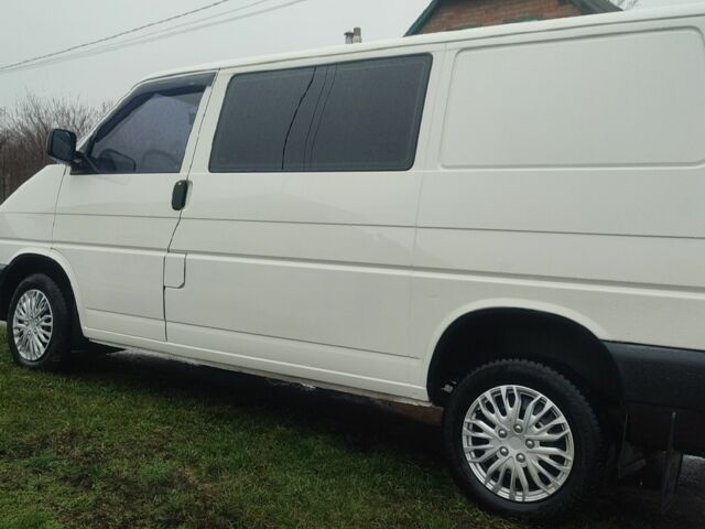 Білий Фольксваген Transporter, об'ємом двигуна 2.5 л та пробігом 300 тис. км за 7500 $, фото 6 на Automoto.ua