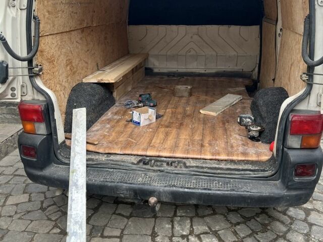 Білий Фольксваген Transporter, об'ємом двигуна 2.4 л та пробігом 498 тис. км за 4000 $, фото 9 на Automoto.ua