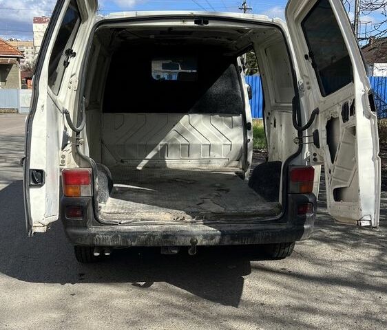 Білий Фольксваген Transporter, об'ємом двигуна 2.4 л та пробігом 498 тис. км за 4000 $, фото 7 на Automoto.ua
