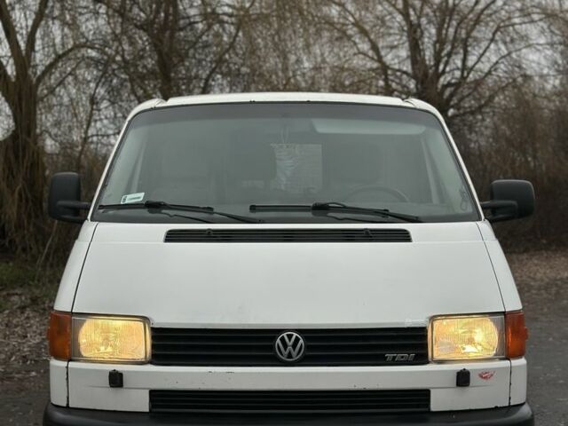 Белый Фольксваген Transporter, объемом двигателя 2.5 л и пробегом 300 тыс. км за 3100 $, фото 7 на Automoto.ua