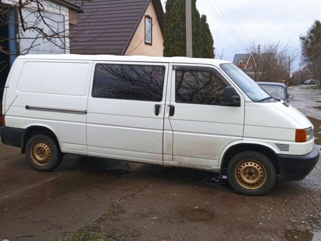 Белый Фольксваген Transporter, объемом двигателя 2.5 л и пробегом 378 тыс. км за 4800 $, фото 5 на Automoto.ua