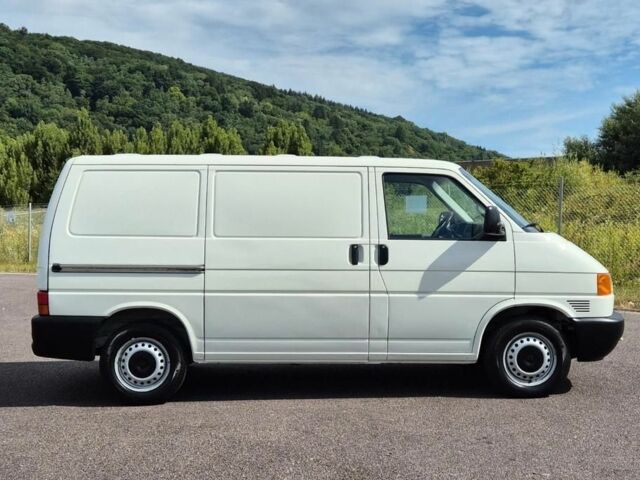 Белый Фольксваген Transporter, объемом двигателя 2.5 л и пробегом 288 тыс. км за 2150 $, фото 5 на Automoto.ua