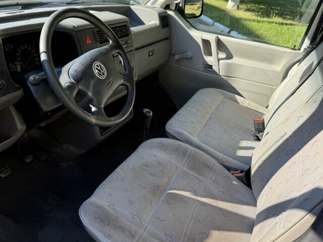 Білий Фольксваген Transporter, об'ємом двигуна 2.5 л та пробігом 300 тис. км за 3419 $, фото 7 на Automoto.ua