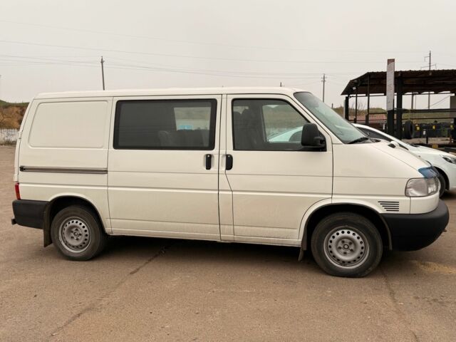 Белый Фольксваген Transporter, объемом двигателя 2.5 л и пробегом 408 тыс. км за 7300 $, фото 4 на Automoto.ua