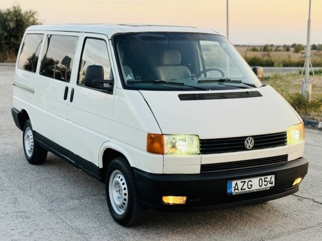 Білий Фольксваген Transporter, об'ємом двигуна 1.4 л та пробігом 280 тис. км за 3100 $, фото 1 на Automoto.ua