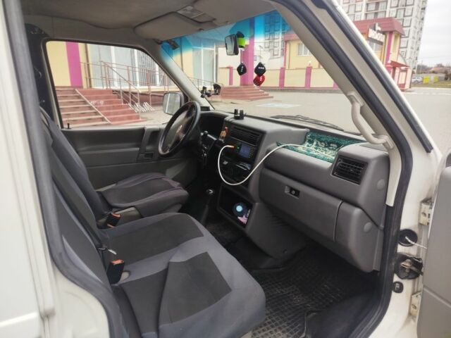 Білий Фольксваген Transporter, об'ємом двигуна 2.5 л та пробігом 416 тис. км за 6800 $, фото 5 на Automoto.ua