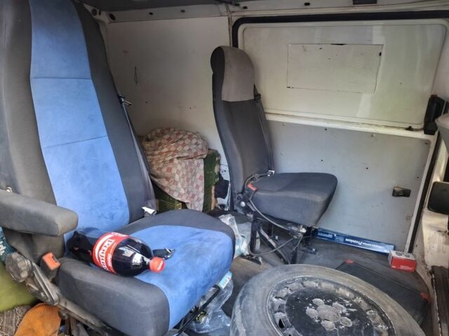 Белый Фольксваген Transporter, объемом двигателя 2.5 л и пробегом 350 тыс. км за 3600 $, фото 4 на Automoto.ua