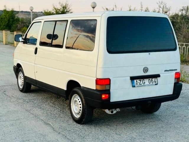 Білий Фольксваген Transporter, об'ємом двигуна 1.9 л та пробігом 300 тис. км за 3200 $, фото 3 на Automoto.ua