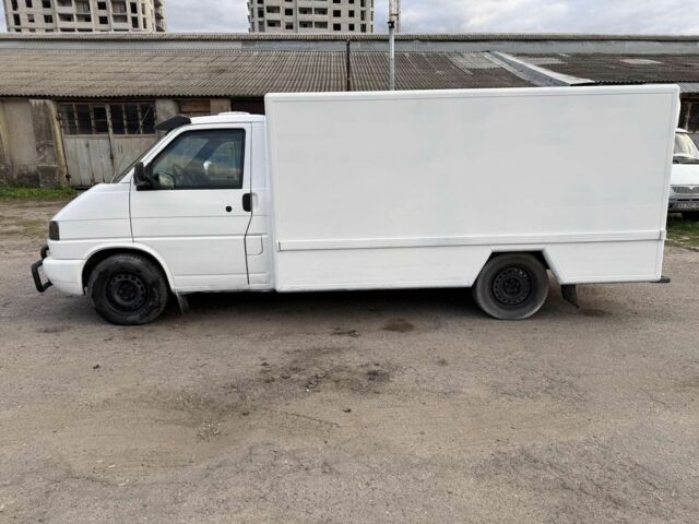 Белый Фольксваген Transporter, объемом двигателя 2.5 л и пробегом 263 тыс. км за 6000 $, фото 1 на Automoto.ua