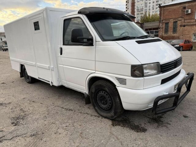 Белый Фольксваген Transporter, объемом двигателя 2.5 л и пробегом 263 тыс. км за 6000 $, фото 3 на Automoto.ua